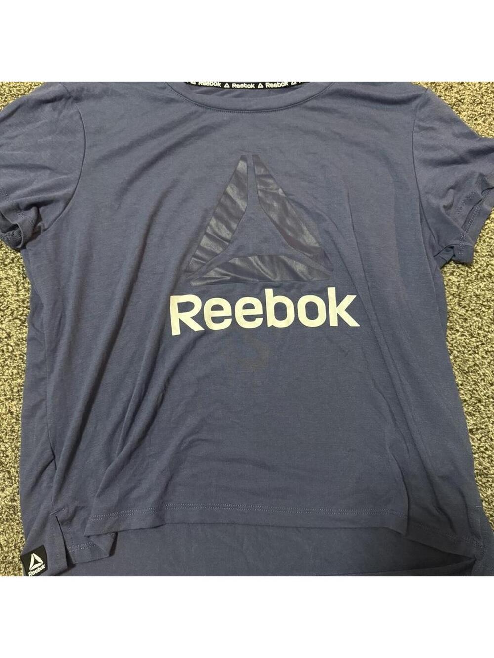 Reebok Women's Navy and Blue Tshirt